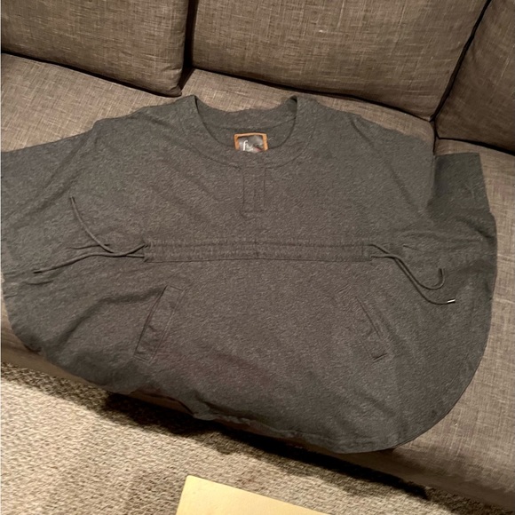 Gray Puncho - Picture 5 of 7